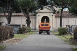 Cimitero: dopo la "rivolta” il Comune è pronto ad incontrare i marmisti