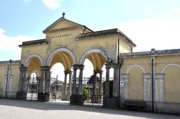Cimitero di Garlasco, si possono prenotare loculi e ossari