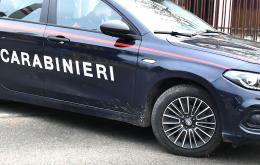 Mortara, 19enne rapinato in strada dello smartphone: è stato minacciato con un coltello 