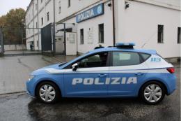 La polizia di Stato scova il 25 enne che ha commesso i furti nei box di via Biffignandi a Vigevano
