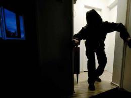 Furto dall'orafo, bottino di oltre 20 mila euro
