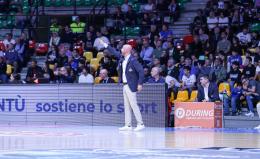 Basket, serie A2, coach Pansa dopo la vittoria a Cantù: «La durezza giusta per affrontare i play-out»
