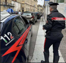 Vigevano, aveva rapinato il cellulare ad un passante: denunciato dai carabinieri
