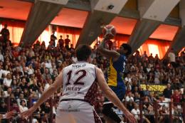 Basket, serie A2: la Libertas Livorno sanzionata con una multa di 975 euro per offese e lancio di una monetina