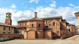 Mille chilometri a piedi intorno alla basilica