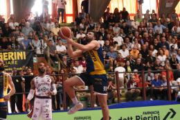 Basket, serie A2: si può fare. La Elachem Vigevano sfida la Libertas Livoro: l'obiettivo è prolungare la serie