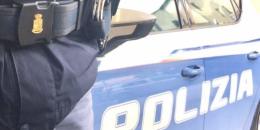 Arrestati dalla polizia di Stato mentre cedevano eroina e cocaina