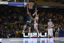Basket, serie A2: lancio di rotoli di carta igienica e birra, la Elachem Vigevano sanzionata con una multa di 2.500 euro
