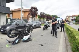 Vigevano: tamponamento tra moto e auto in viale Petrarca