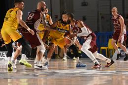 Basket, i complimenti di Banks alla Elachem: «Vi rispetto e vi apprezzo; sono certo che tornerete in A2 prima del previsto»