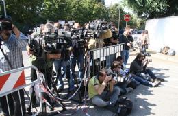 Garlasco, torna l’assedio dei giornalisti in via Pascoli: il sindaco firma l’ordinanza