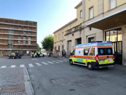 Rissa in stazione, spuntano i coltelli. Due feriti