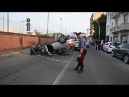 Vigevano: urta un veicolo e si ribalta con l'auto