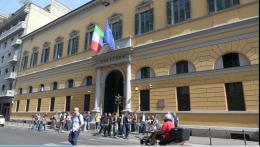 Omicidio Chiara Poggi, secondo giorno di analisi sui reperti: al centro la spazzatura e la “traccia 10”