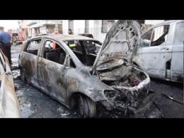 Il video dell'incendio di veicoli in via Quarto a Vigevano