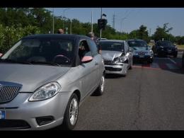 Vigevano, tamponamento in viale Artigianato: coinvolte due donne