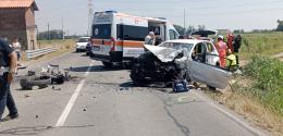 Garlasco: schianto frontale tra due auto sul rettilineo. Una ragazza di 18 anni in codice rosso