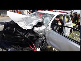 Auto invade la corsia opposta: frontale a Garlasco. Una ragazza di 18 anni in codice rosso