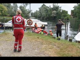 Vigevano, si ribalta un'imbarcazione di servizio del Parco del Ticino. Un ferito lieve