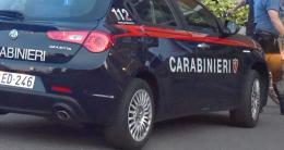 Vigevano, rapina 16enne e aggredisce con un pugno un carabiniere: arrestato