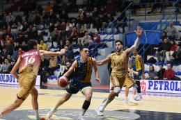 Basket, serie B: via un altro pezzo. Anche Taflaj non resta in gialloblù