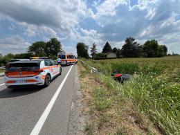 Esce di strada a Mede. Soccorso un uomo di 80 anni