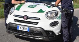 Vigevano, strappa la collanina d’oro e scappa: fermato dalla polizia locale