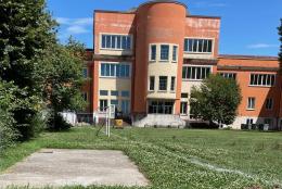 Mortara, arrivano centomila euro dalla Regione per il cortile delle scuole Elementari