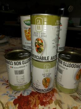 Getta via il cibo dei pacchi alimentari. Il sindaco: «Non lo aiuteremo più»