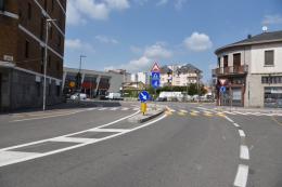 Vigevano, cade in moto via Da Vinci: cinquantaquattrenne trasportato al San Matteo di Pavia