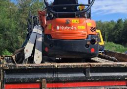 La polizia locale di Tromello ha ritrovato un mezzo rubato: recuperati mini escavatore e vari attrezzi da cantiere