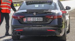Fermato a un posto di blocco, aggredisce i carabinieri: arrestato un 59enne di Cilavegna