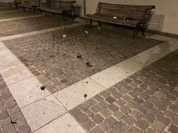 Duello a colpi di bottigliate in piazza a Mortara, un ferito