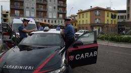 Calcio in faccia alla ex fidanzata incontrata per caso