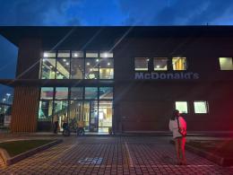 Spray al peperoncino al fast food: coinvolte dieci persone