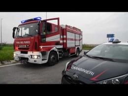 Castello d'Agogna, fuori strada alla rotatoria: tutti rifiutano i soccorsi