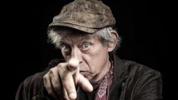 Paolo Rossi in Operaccia Satirica – Onora i padri e paga la psicologa