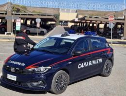 Ruba una borsa e poi va a fare spese al centro commerciale: 37enne arrestato a Montebello della Battaglia