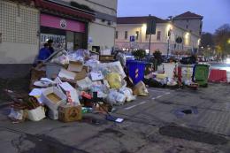 Vigevano, mercato coperto, prosegue il cantiere. La novità è una montagna di rudo