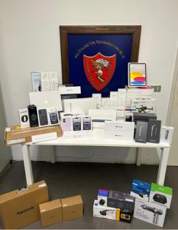 Vigevano: recuperati smartphone e tablet Apple e Samsung rubati del valore di 50mila euro