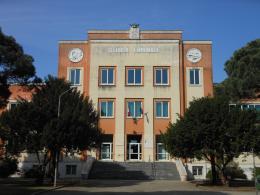 Mortara, ladri alla elementare "Olivelli": sottratte le monetine di due distributori di cibi e bevande