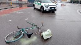 Vigevano, ciclista urtato in corso Milano: finisce all'ospedale, non è grave