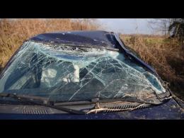 Auto finisce fuori strada e si ribalta tra Gambolò e la frazione Sforzesca