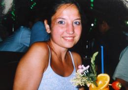 Delitto di Garlasco, il consulente della famiglia Poggi esamina gli oggetti indossati da Chiara