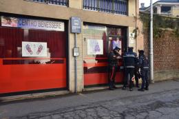 Malmena la titolare e rapina il centro benessere di via Rossini a Vigevano