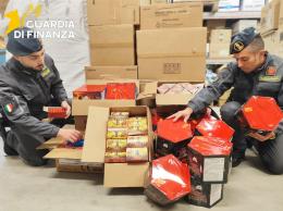 Sequestrate 4,5 tonnellate di materiale pirotecnico: i depositi illegali anche a Gambol&ograve; e Mortara 