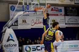 Basket, serie B,  impresa della Elachem Vigevano:  battuta Capo d'Orlando (81-82)