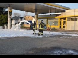 Vigevano, perdita di carburante da un distributore: intervengono i vigili del fuoco