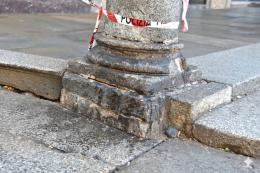 Piazza Ducale transennata, accuse contro l'amministrazione comunale: "Si interviene solo quando i cittadini segnalano"