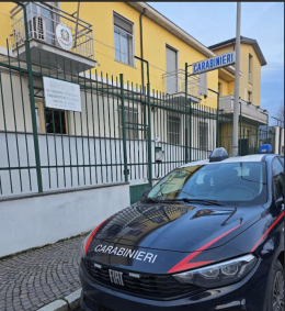 Garlasco, maltratta l'anziana madre e chiede soldi per la droga: 48enne in carcere